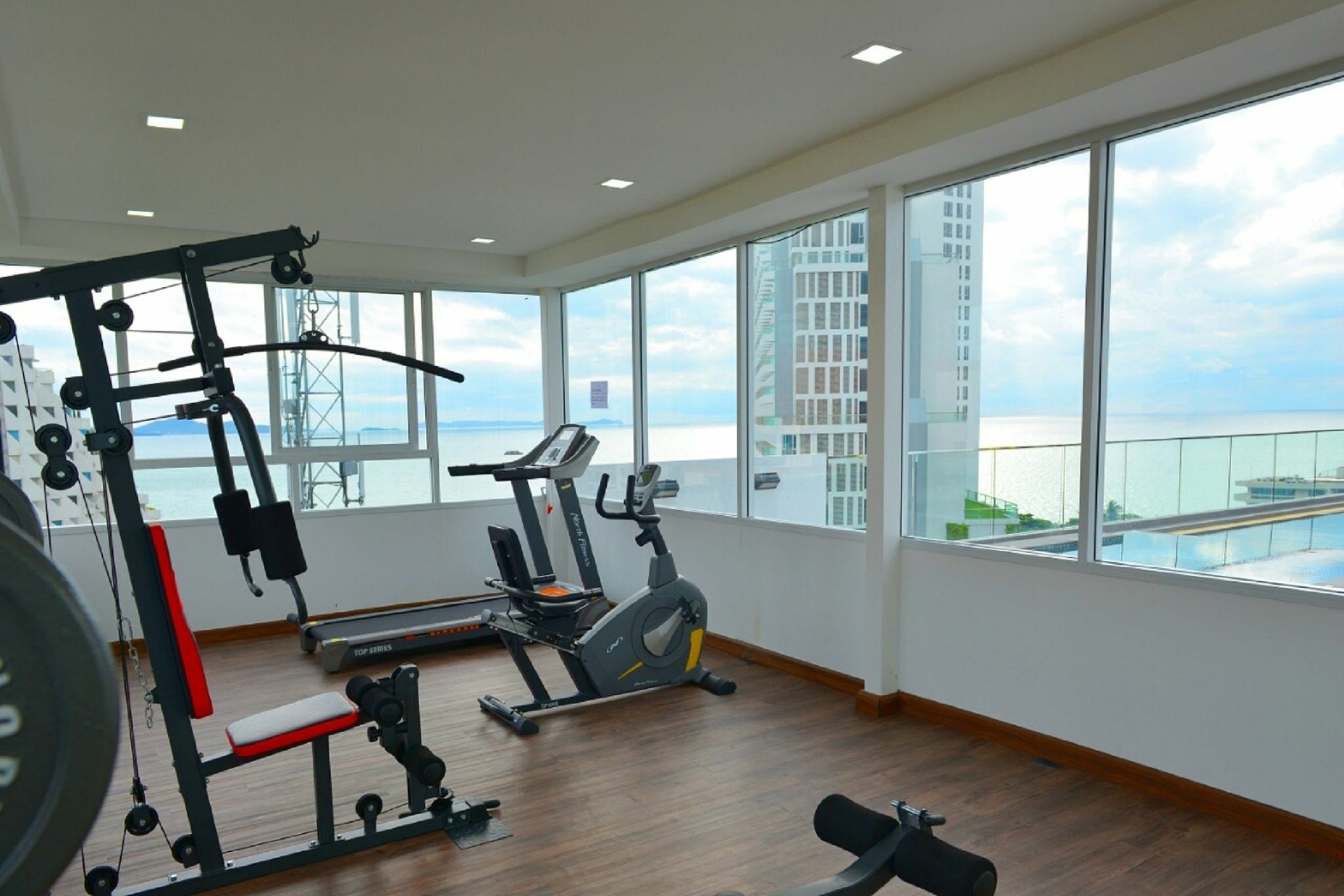 Serenity Wongamat Apartments Pattaya Dış mekan fotoğraf